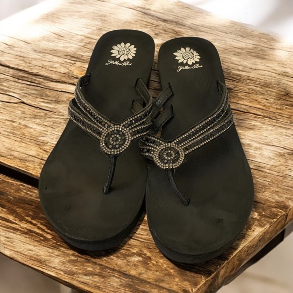 Yellow Box Wedge Sandals Rhinestone Embellished‎ Thong Black Size 9.5 - Picture 1 of 8